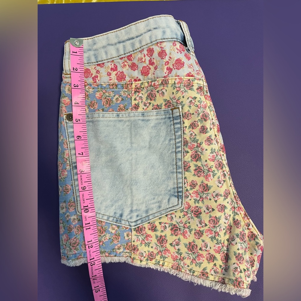 Farm Rio Rose Pattern Shorts Size 31